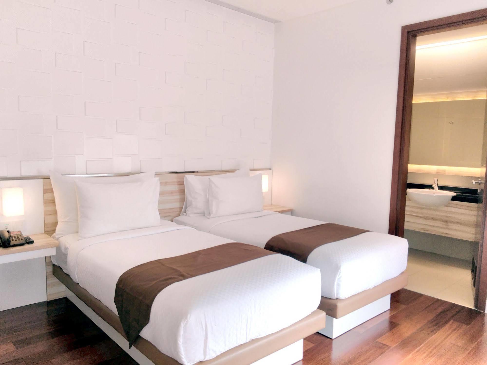 Alimar Hotel Malang Eksteriør billede