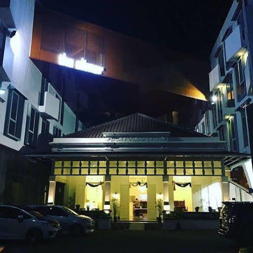 Alimar Hotel Malang Eksteriør billede